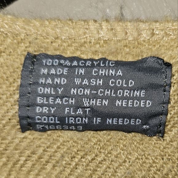 Poncho Blanket Scarf Tan Black Red Plaid One Size Women's Fall Accessory Sweater - Picture 3 of 7